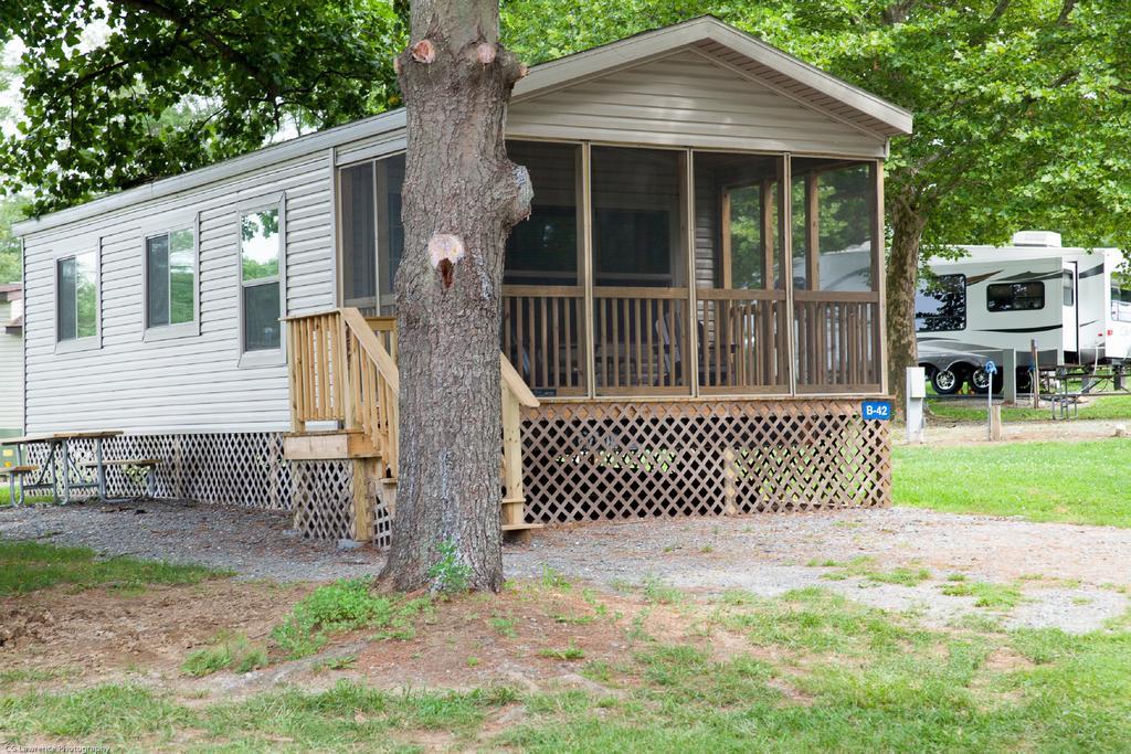 Circle M Camping Resort Screened Park Model 27 Wabank Екстер'єр фото